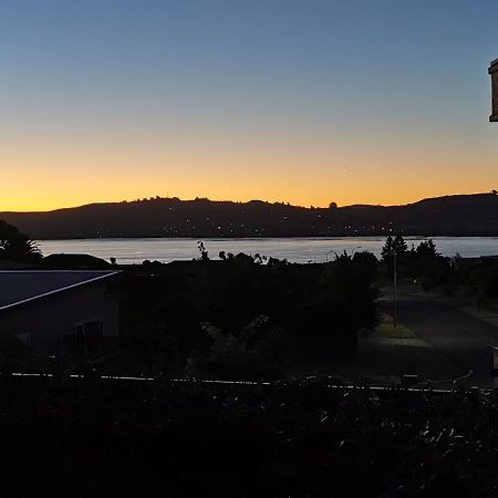 Lake Taupo Holiday Home ภายนอก รูปภาพ
