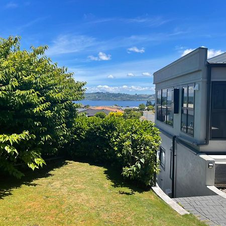 Lake Taupo Holiday Home ภายนอก รูปภาพ